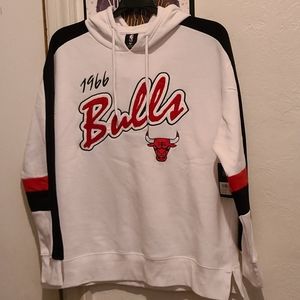 ⭐NWT⭐CHICAGO BULLS SWEATER⭐